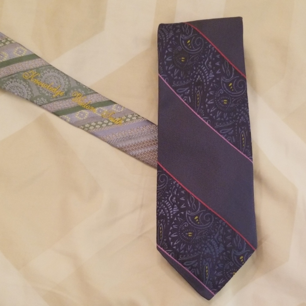 Robert graham mens silk tie - blue and purple